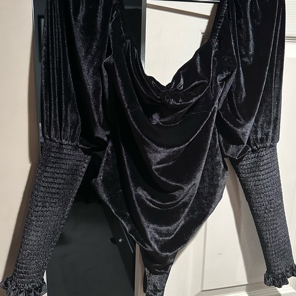 Revolve Black velvet bodysuit. Thong style. Size small. Retail 148$.EUC! #7 - Picture 9 of 9